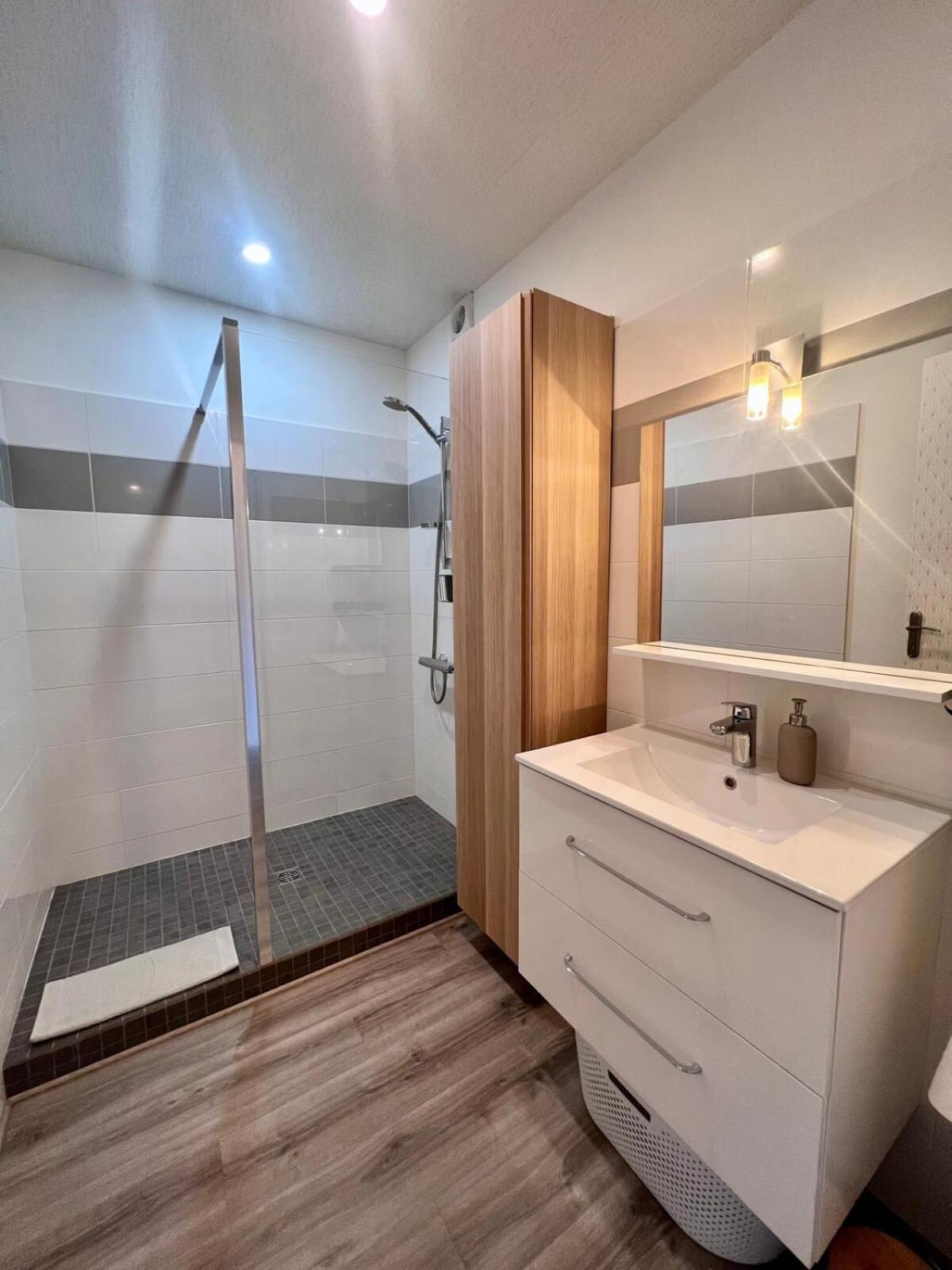 Casa Bert - T2 Avec Parking&Balcon En Centre Ville Brive-la-Gaillarde Bagian luar foto